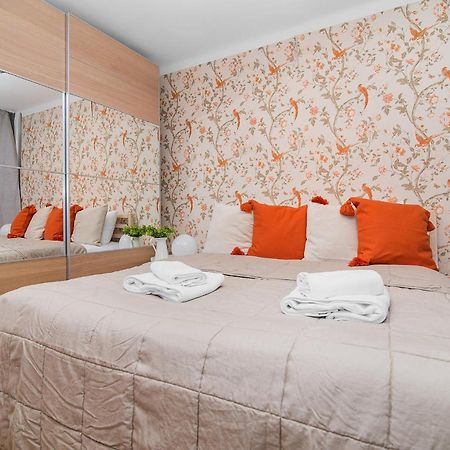 Central Apartments Grzybowska Varşova Dış mekan fotoğraf